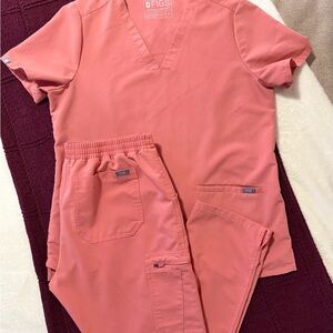 Figs Coral Scrub Set